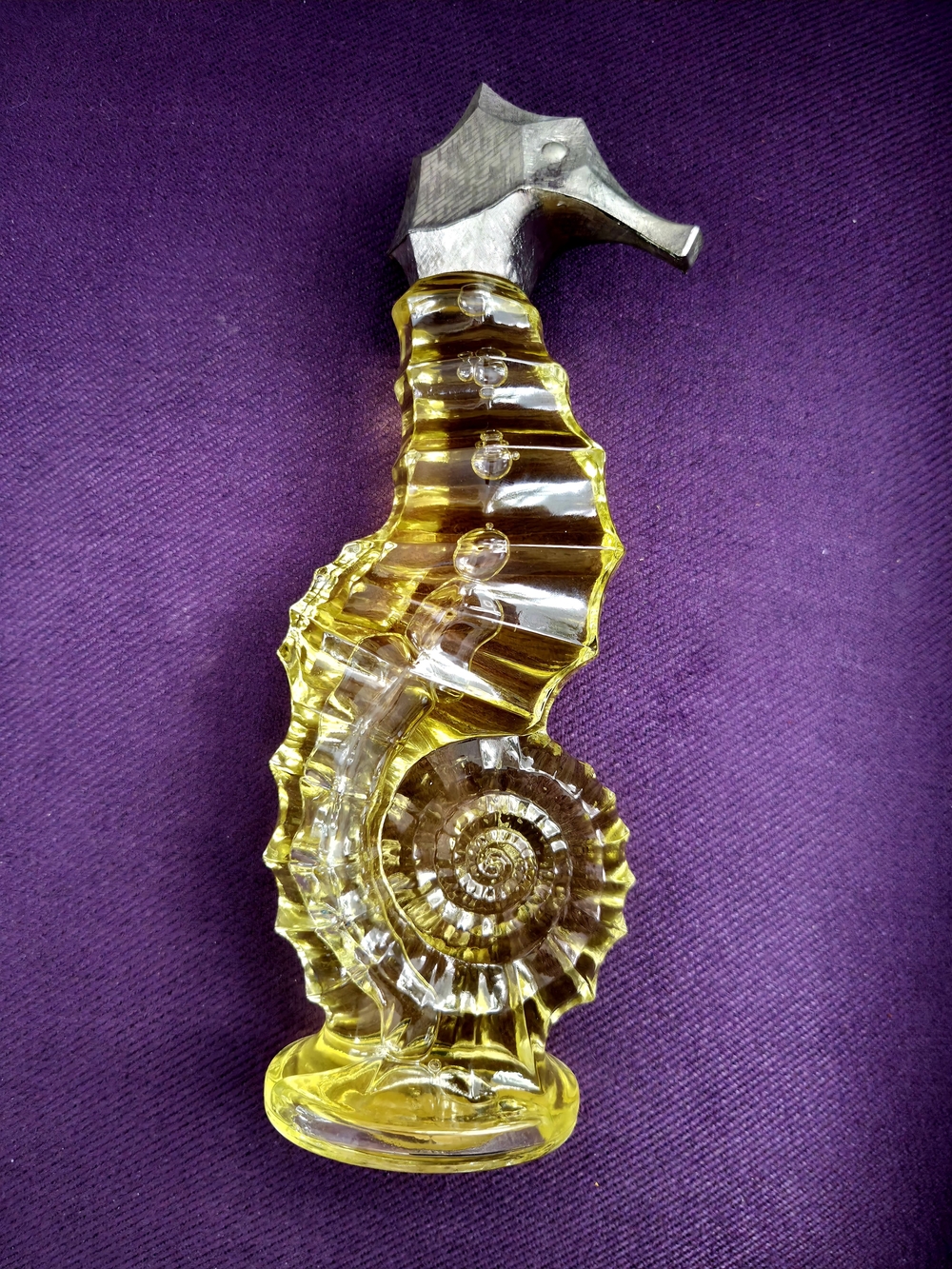 VTG 1970's Avon Sea Horse Skin So Soft Bath Oil Full Bottle   6 oz
